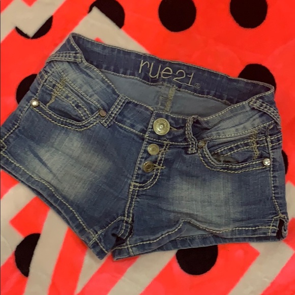 Rue 21 shorts - Picture 2 of 5
